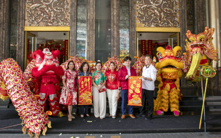ต้อนรับตรุษจีนปีม้าทองอย่างยิ่งใหญ่ ณ โรงแรมเดอะ เบอร์เคลีย์ ประตูน้ำ