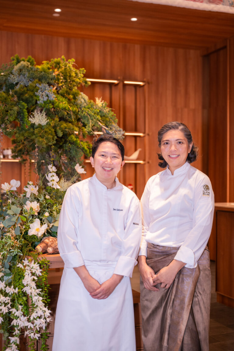 Xian Yuan นำเสนอ “BOTANICAL HARVEST: From Thai Roots to the Heavenly Garden of Cantonese Cuisine” โปรเจกต์อาหารเจครั้งพิเศษที่ชวน เชฟจาว ภัคปัท ศักดิ์ยโศ ผู้ถ่ายทอดเอกลักษณ์และศาสตร์การปรุงอาหารกวางตุ้งของ Xian Yuan มาร่วมรังสรรค์กับ เชฟโบ ดวงพร ทรงวิศวะ จาก Bo.lan เชฟรับเชิญผู้เข้ามาเติมเต็มมุมมองด้านอาหารไทย วัตถุดิบท้องถิ่น ภูมิปัญญา และการกินอย่างยั่งยืน
